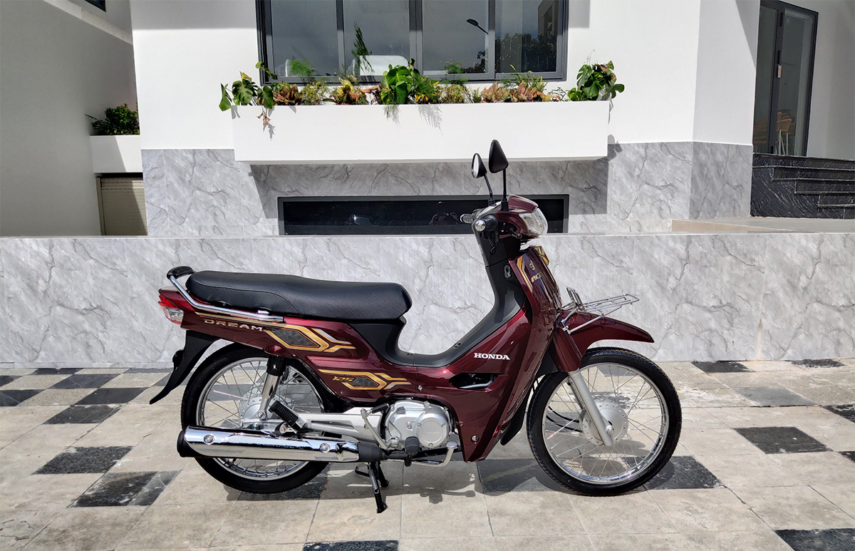 Dream 125 NCX 2024 màu đỏ Dream 125 NCX 2024 màu đỏ